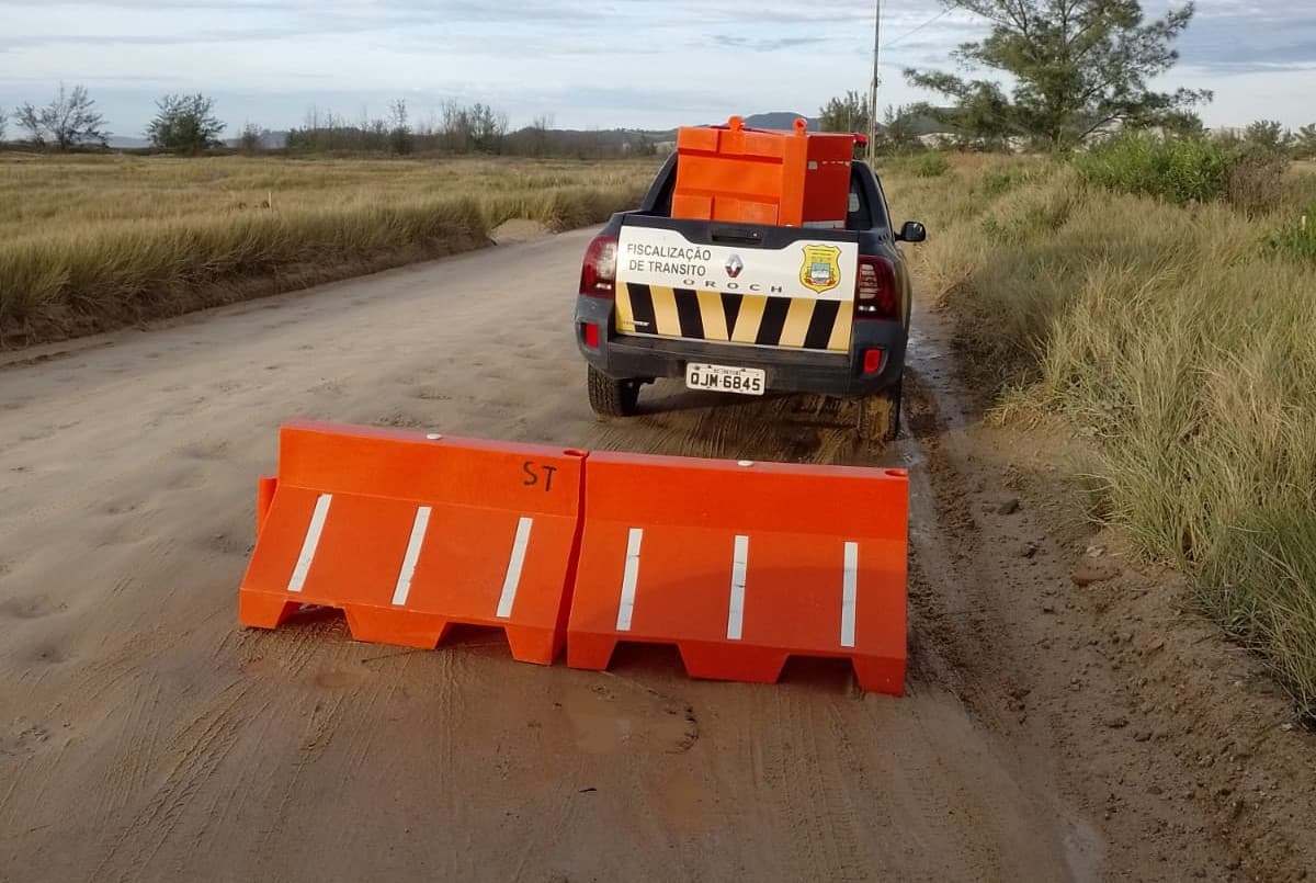 Terraplanagem na Avenida Baleia Franca é interrompida