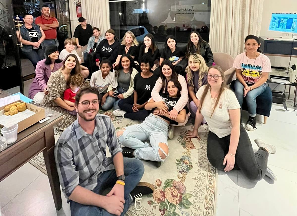 Baile de Debutantes do Instituto Nossa Família volta a ser realizado após quatro anos