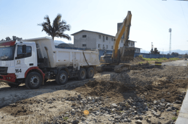 Obras de pavimentação da Rua dos Ferroviários são retomadas