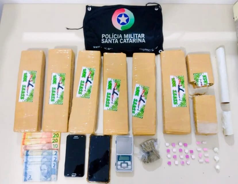 Casal é preso com quase 5 quilos de maconha e outras drogas