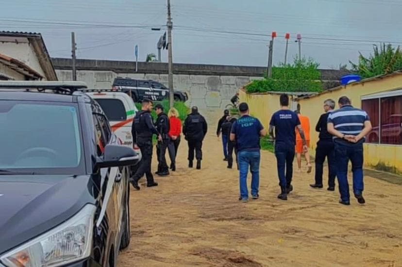 Reconstituição de assassinato às margens da lagoa de Cabeçuda é feita pela polícia