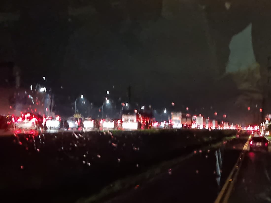 BR-101: Engavetamento deixa trânsito lento em Capivari de Baixo