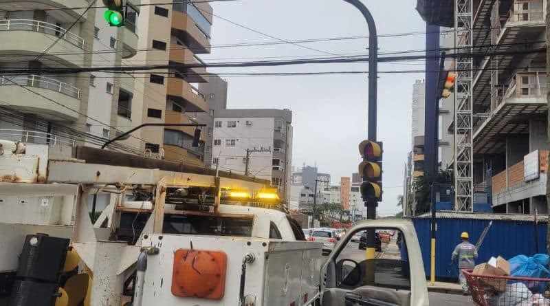 Quatro cruzamentos de Tubarão ganharão semáforos auxiliares