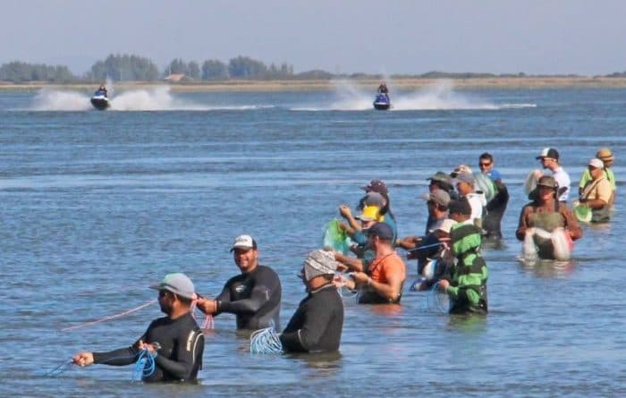 MP e Marinha são acionados para fiscalizar excesso de velocidade de jet skis em Laguna