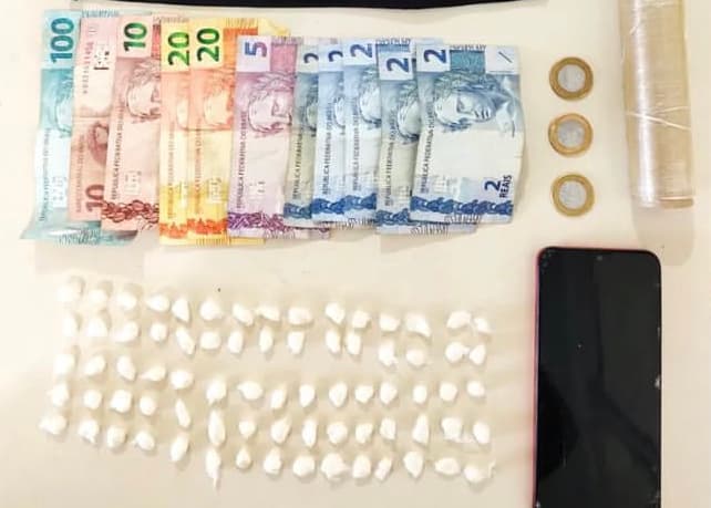 Jovem é flagrado traficando no mesmo local onde foi preso há uma semana