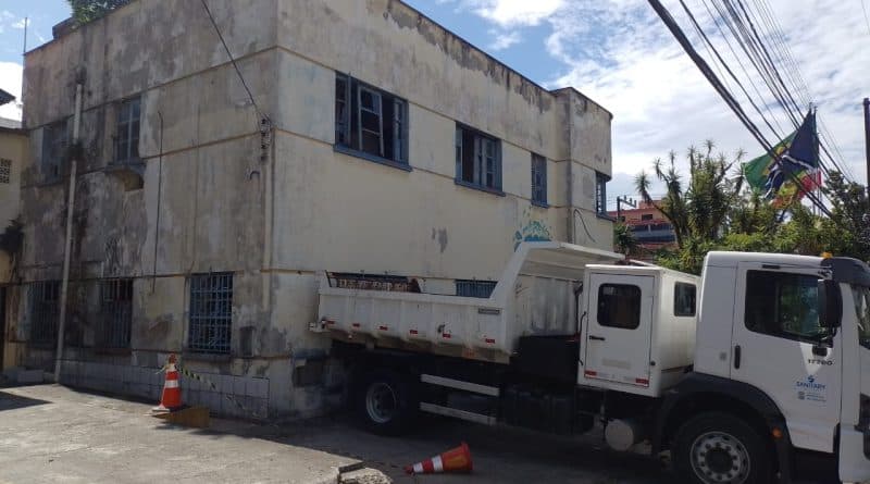 Prédio da antiga Central de Polícia de Tubarão terá entradas bloqueadas