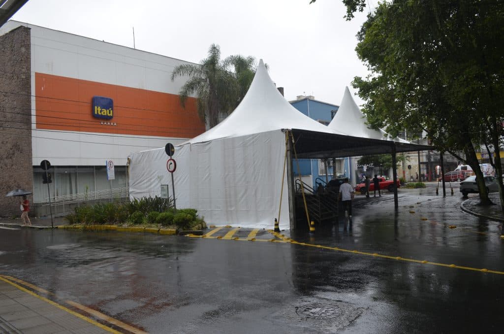 Trânsito no Centro de Tubarão passa por mudanças devido às festas de fim de ano