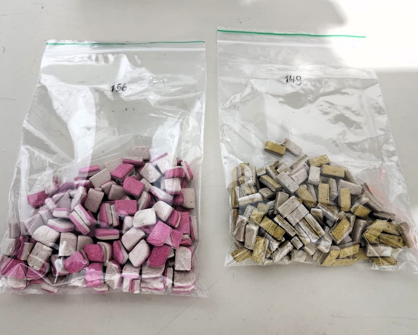 Mulher é detida com 285 comprimidos de ecstasy