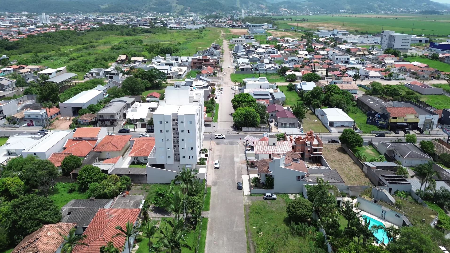 Rua do bairro Revoredo recebe autorização para pavimentação