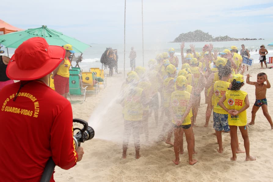 Mais de mil crianças concluem o Projeto Golfinho na região