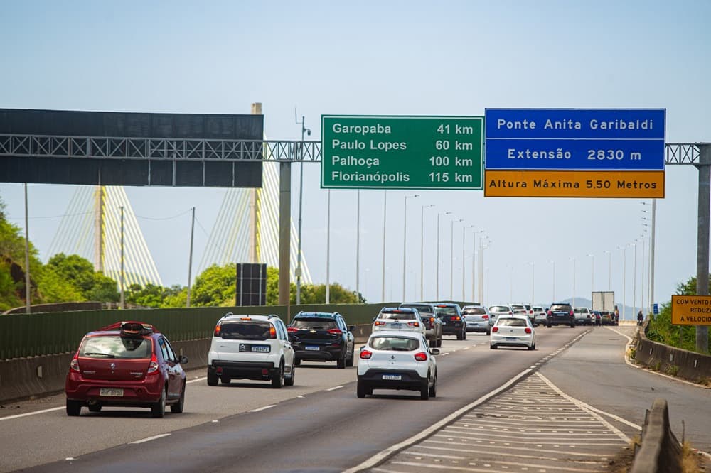 Mais de 400 motoristas precisaram de socorro mecânico na BR-101 durante o Carnaval