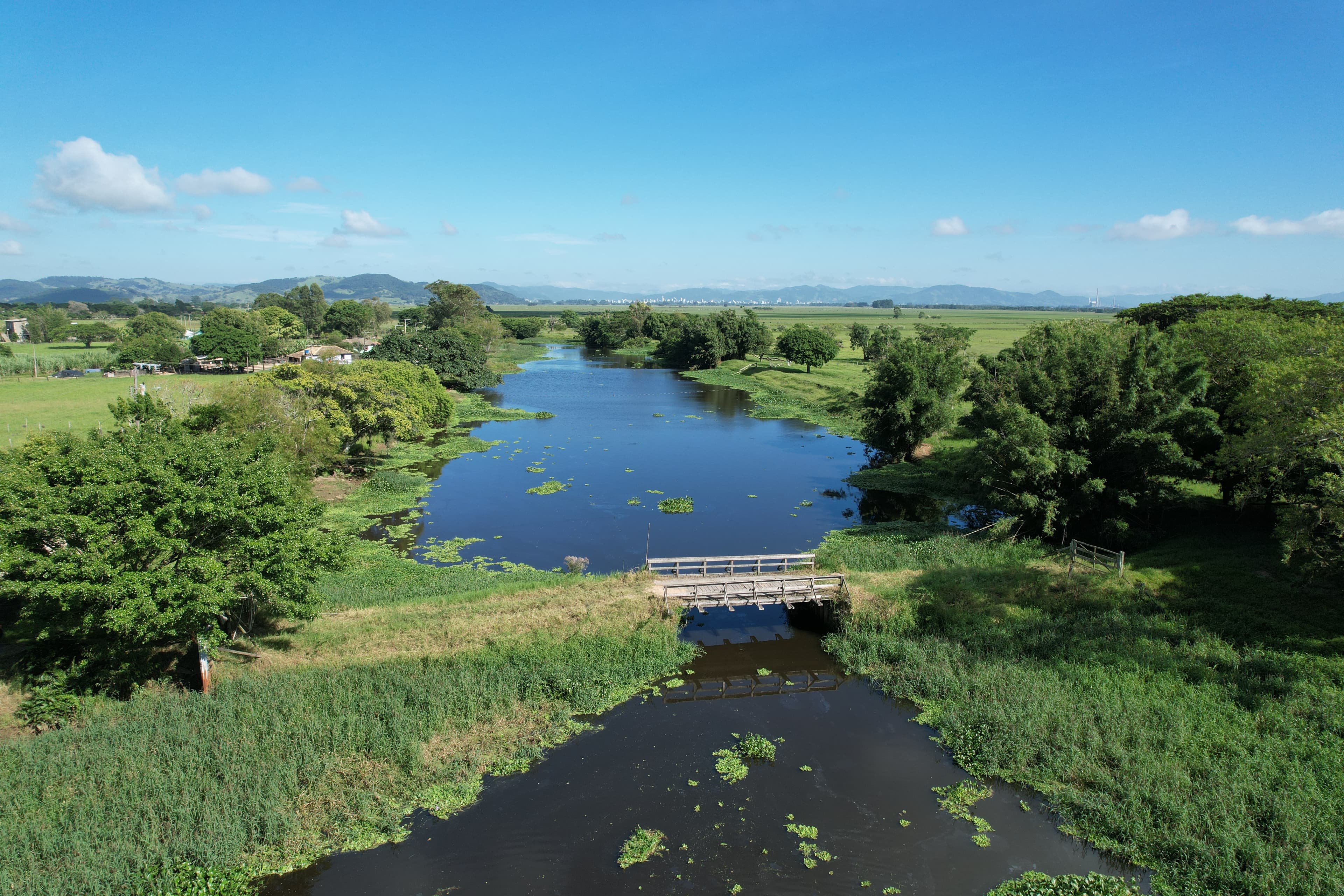 Tubarão saneamento esclarece vídeo sobre efluente lançado no Rio da Madre