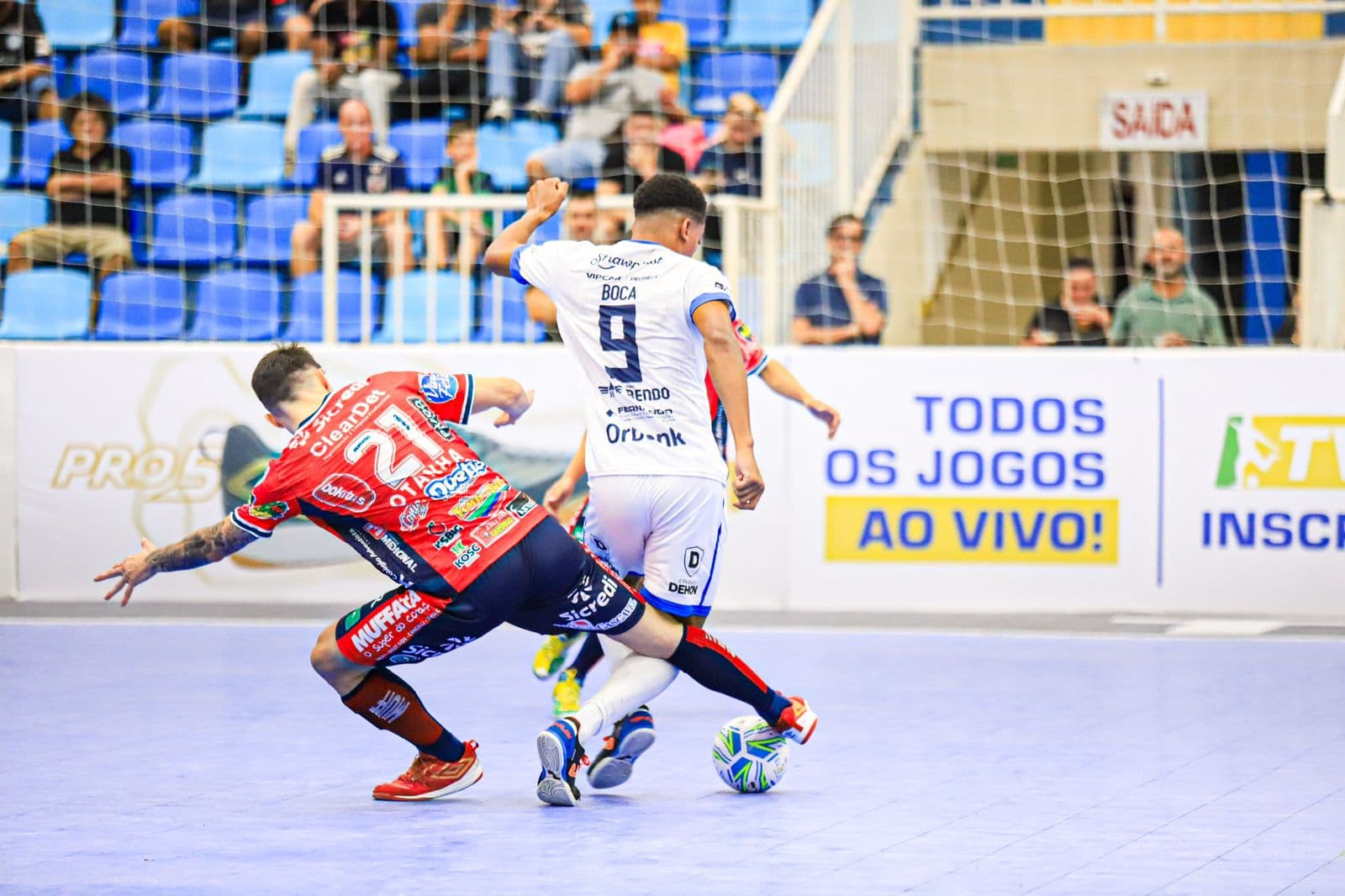 LIGA: Tubarão Futsal marca nos últimos segundos e estreia com empate diante do Cascavel