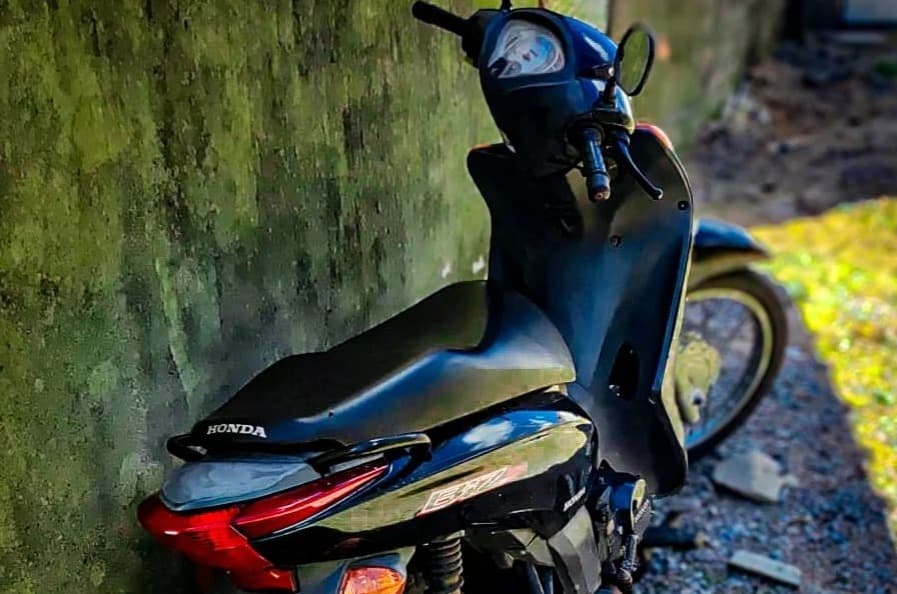 Motocicleta furtada é recuperada no bairro São Martinho