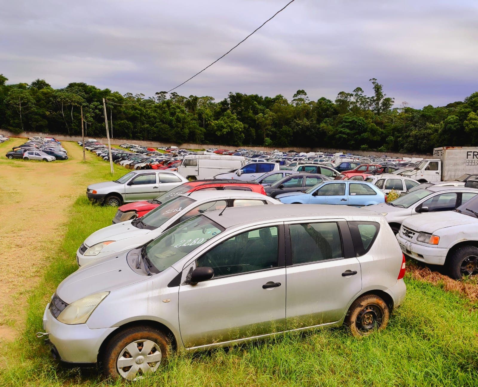 Quase 200 veículos apreendidos na região sul vão a leilão no próximo dia 15