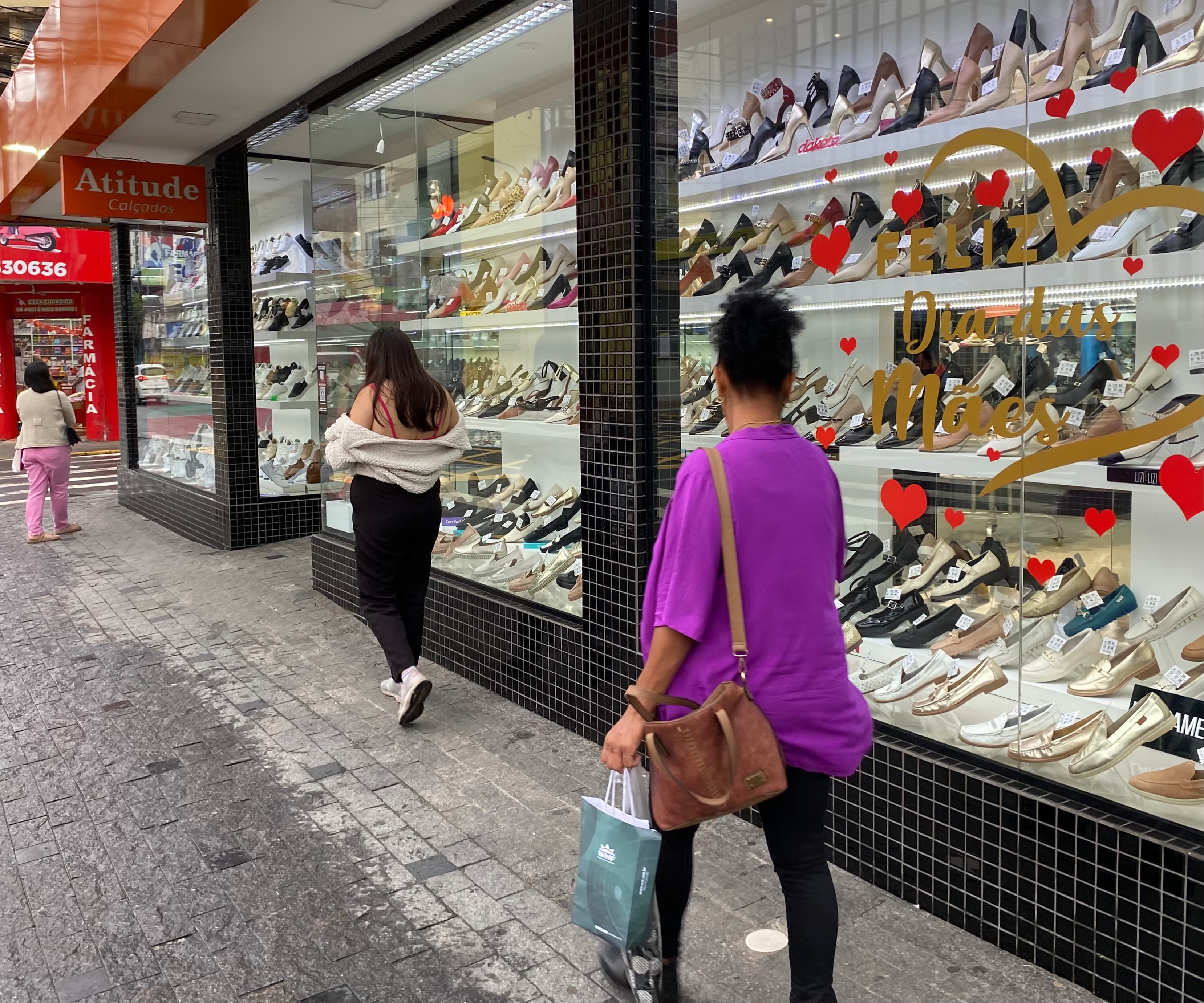 Comércio de Tubarão funciona em horário especial nesta sexta-feira (10) e sábado (11)