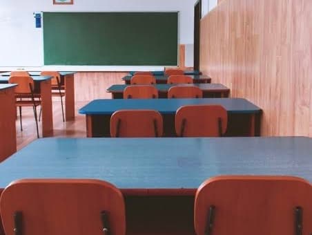 Adolescentes que escreveram ameaça de massacre em escola alegam ter sido uma brincadeira de mau gosto