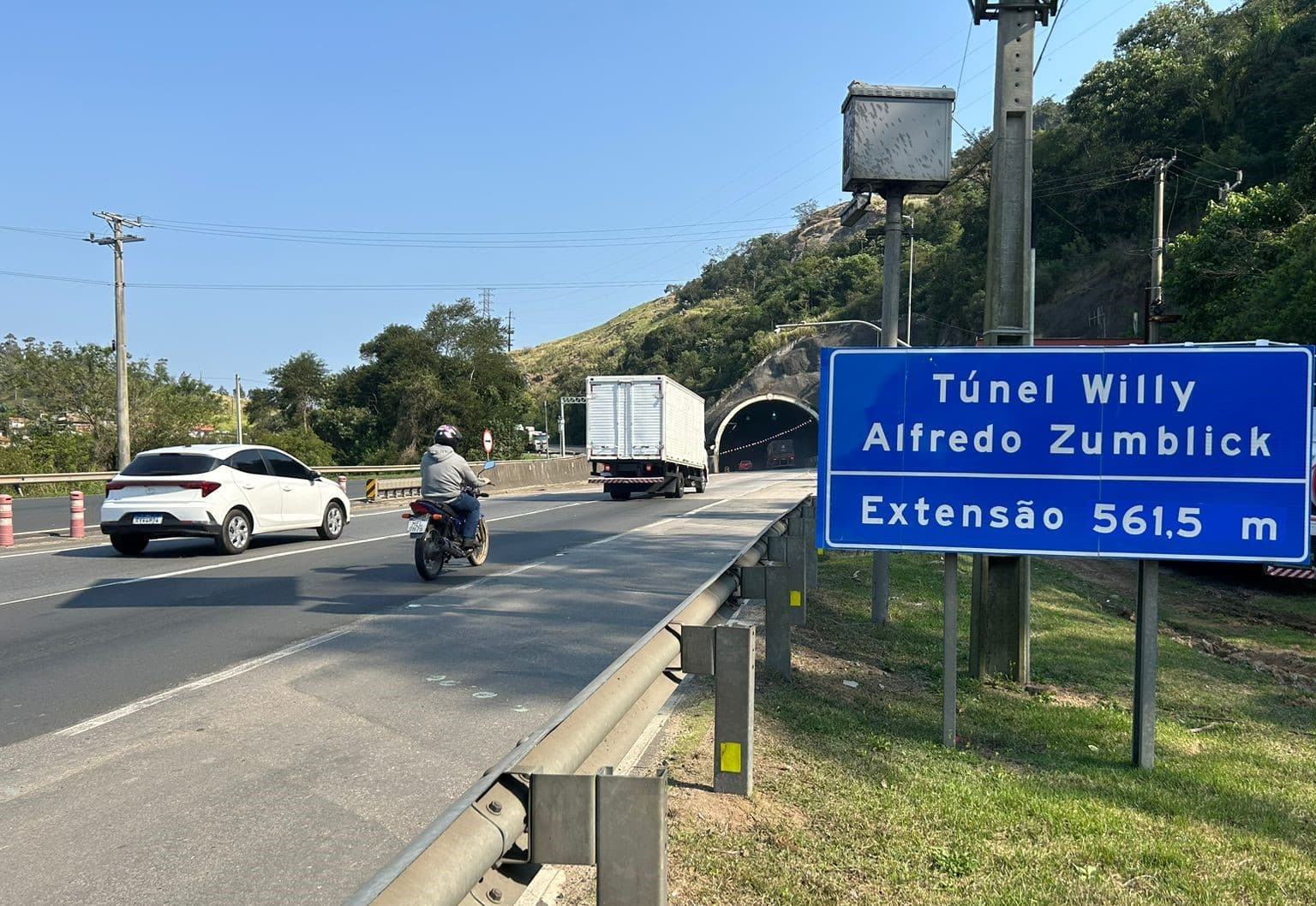 Túnel Willy Alfredo Zumblick, em Tubarão, ficará em meia pista até segunda-feira (26)