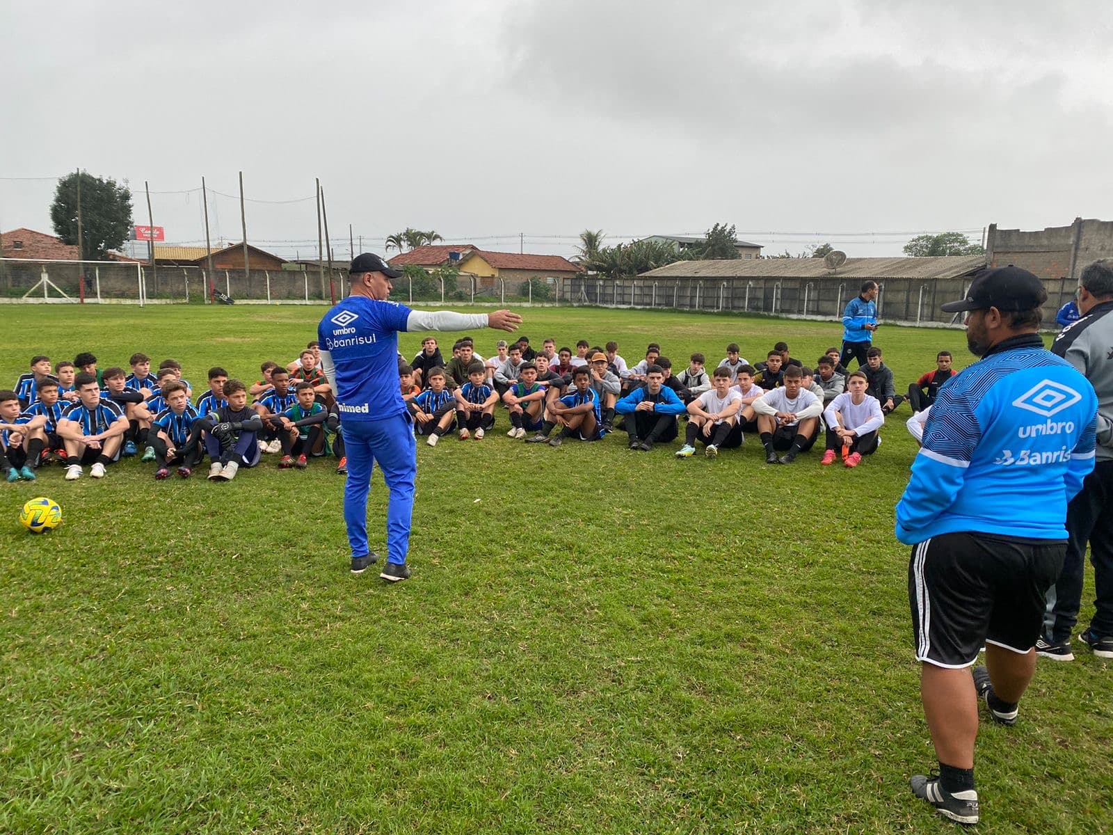 25 garotos da região sul são aprovados em avaliação do Grêmio