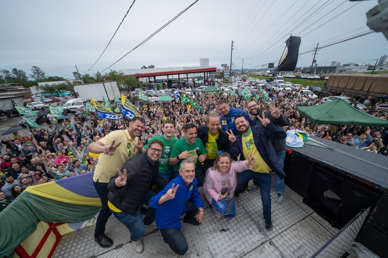 Bolsonaro mobiliza grande público em Tubarão e reforça apoio a Soratto e Denis