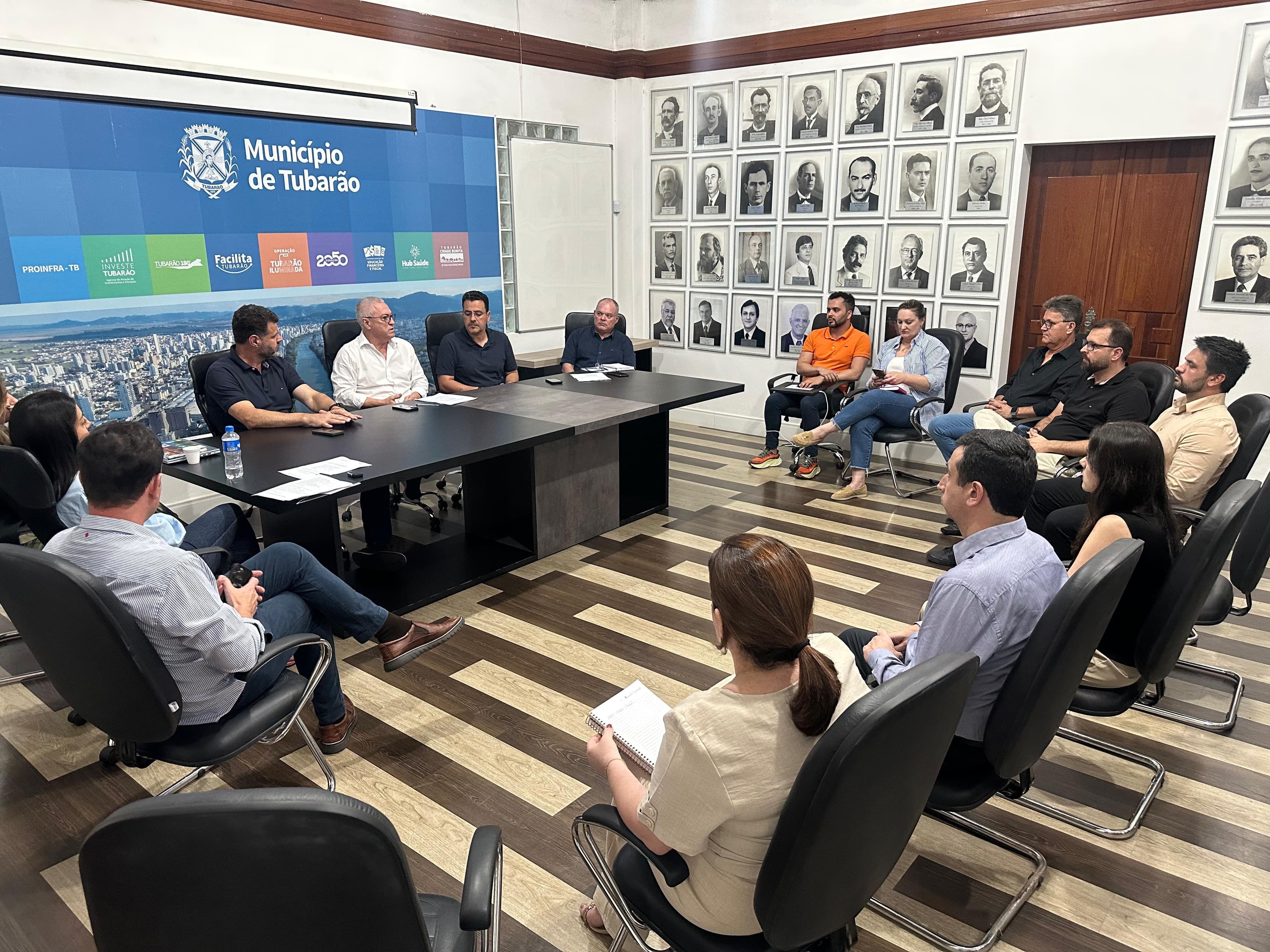 Continuidade de serviços essenciais é tema de reunião do grupo de transição de governo em Tubarão