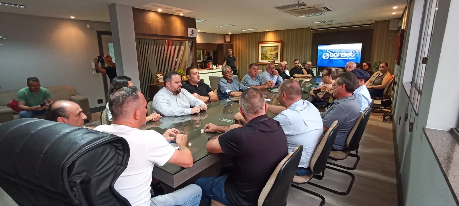 Vereadores eleitos participam de reunião de alinhamento com o Conset