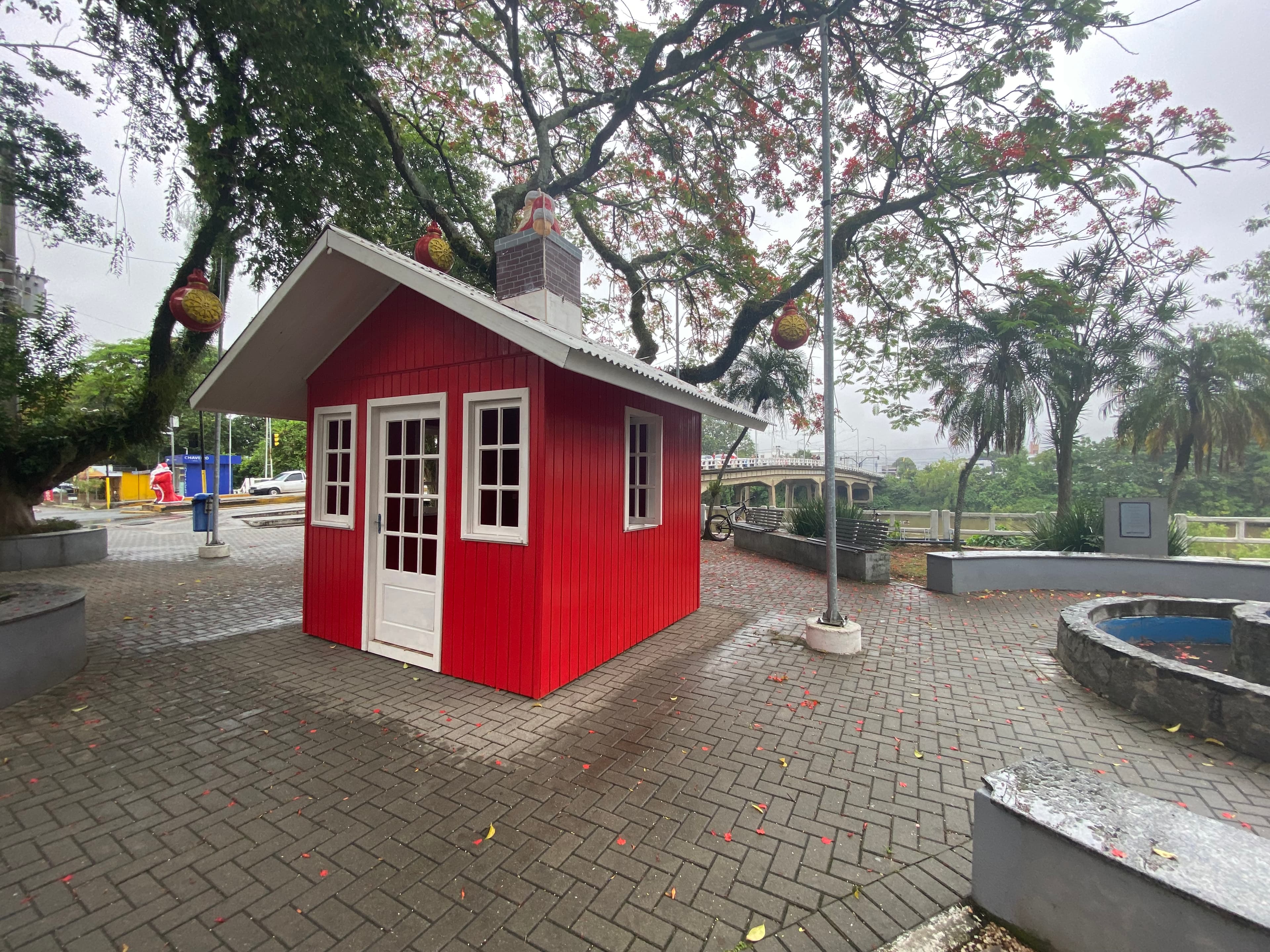 Papai Noel chega pelo Rio Tubarão nesta quarta-feira (11) à noite