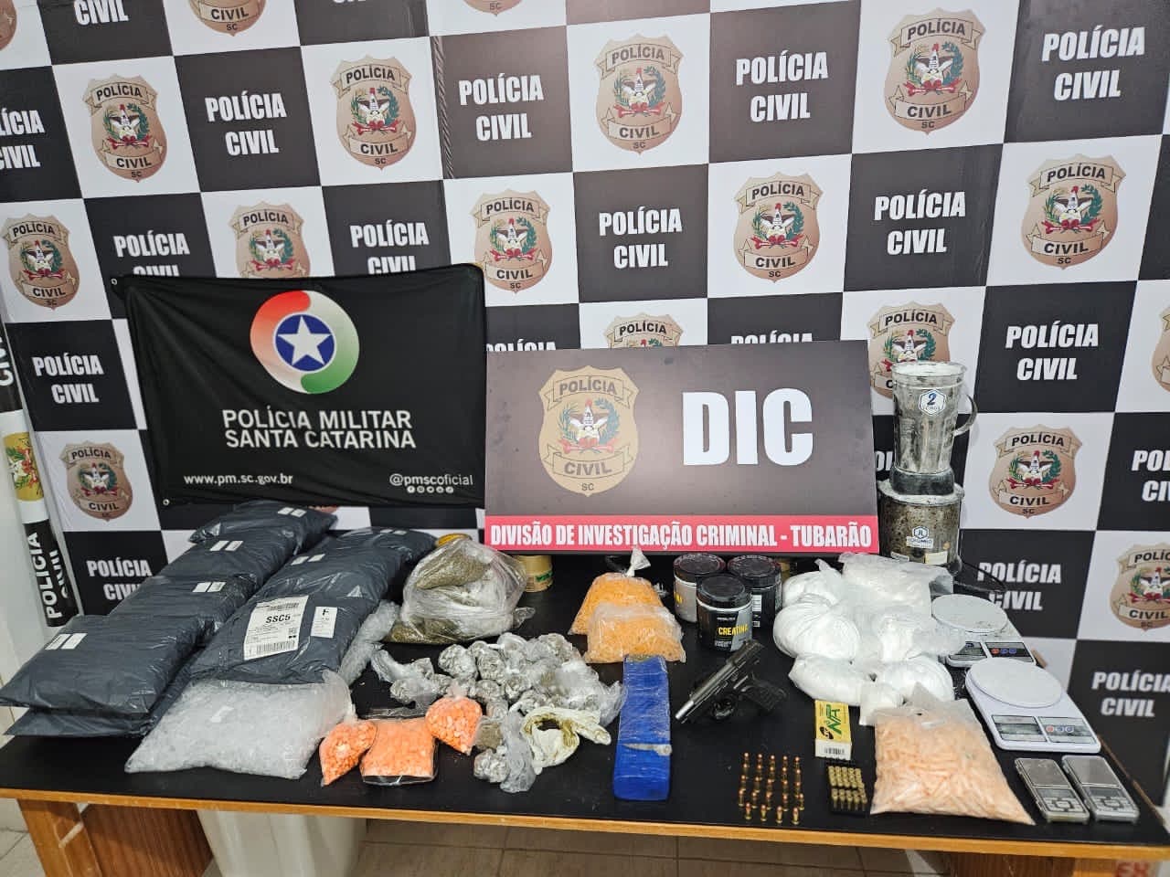 Operação apreende 3,2kg de cocaína, 2,4kg de maconha e quase 2 mil comprimidos de ecstasy