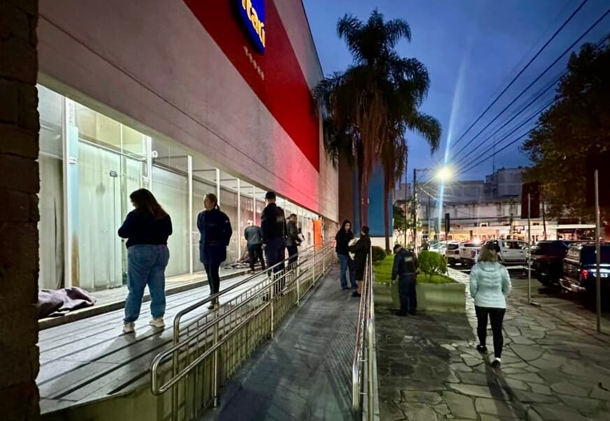 Em nova força-tarefa em Tubarão, são abordados moradores de rua de outros estados e até de fora do Brasil