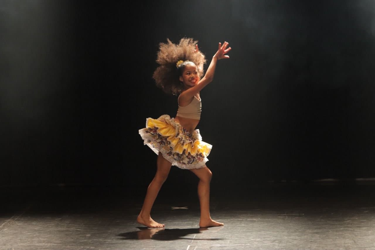 Dançarina de Gravatal vai se apresentar na Disney, nos Estados Unidos