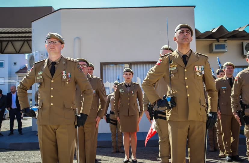 Celebração da Data Magna de SC é marcada por promoção de policiais e entrega de medalhas