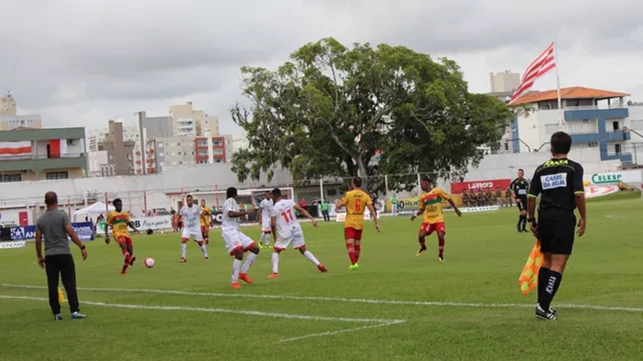 CATARINENSE: HL perde em casa para o Brusque e entra na zona da degola