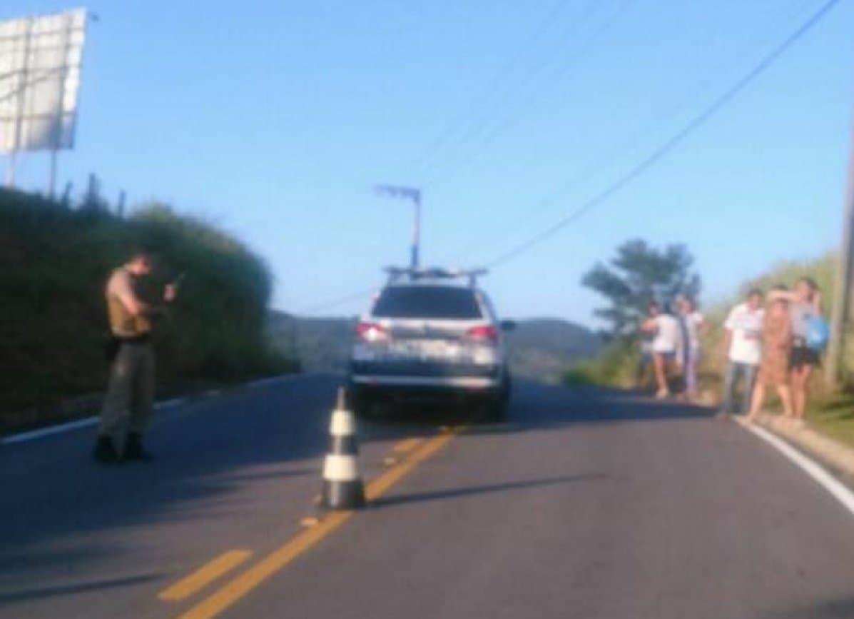 Corpo de um jovem é encontrado com tiro na cabeça, no Fabio Silva