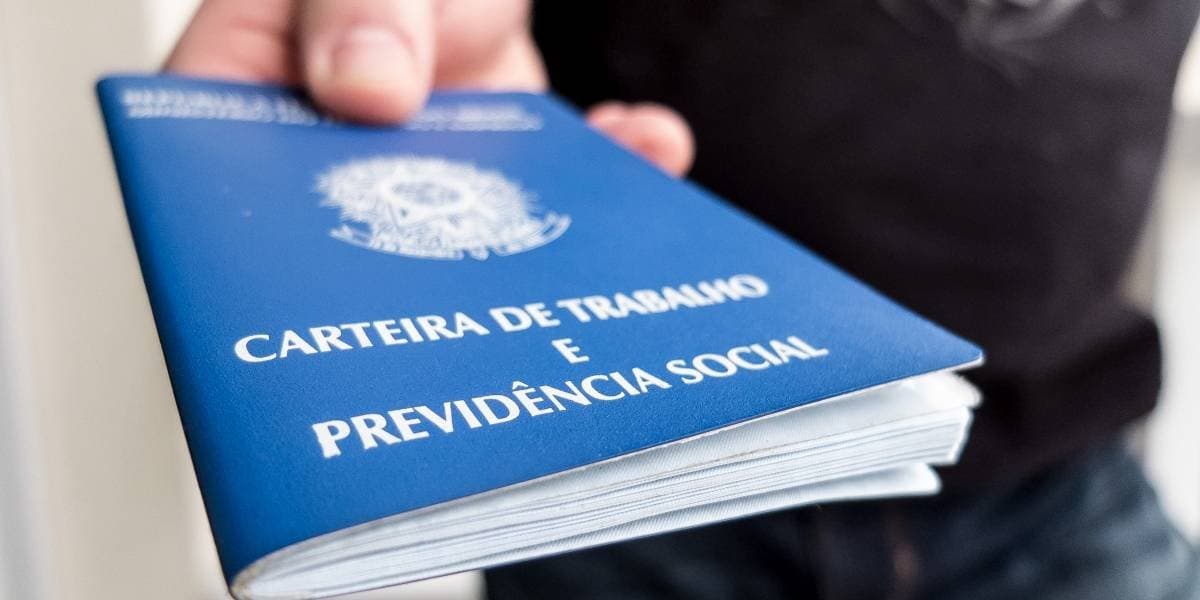 Desemprego cai para 6,9%, menor índice do trimestre desde 2014