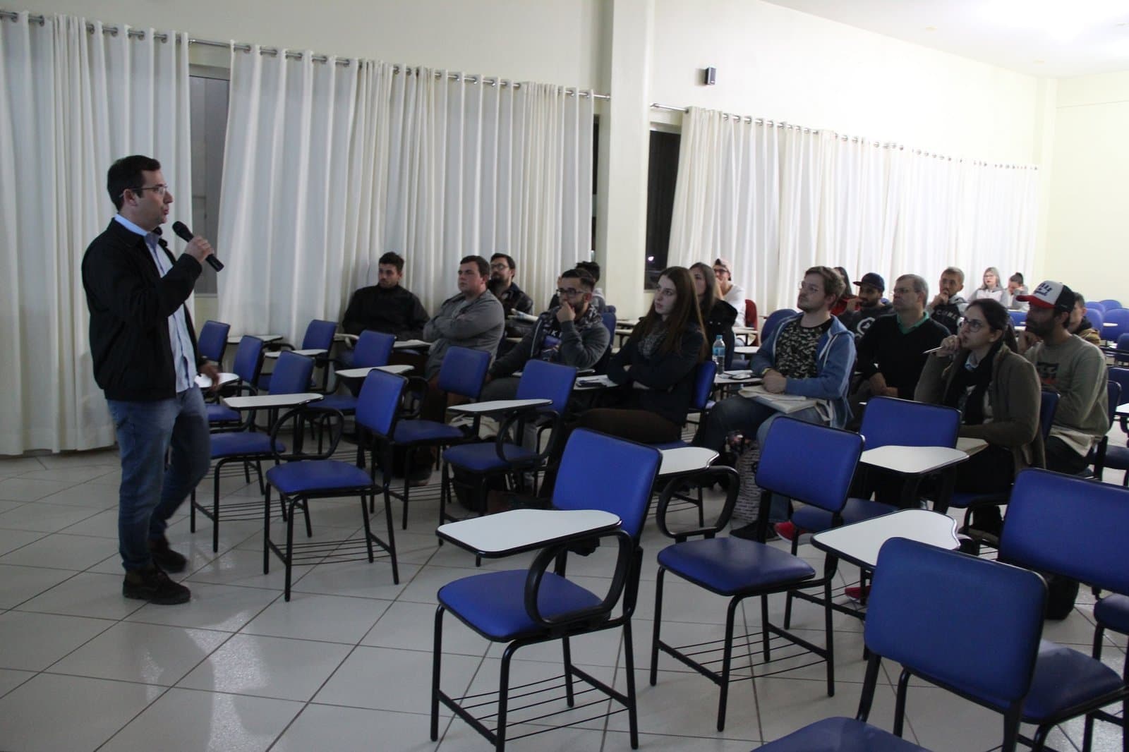 Acadêmicos de Engenharia Ambiental participam de encontro com a Tubarão Saneamento