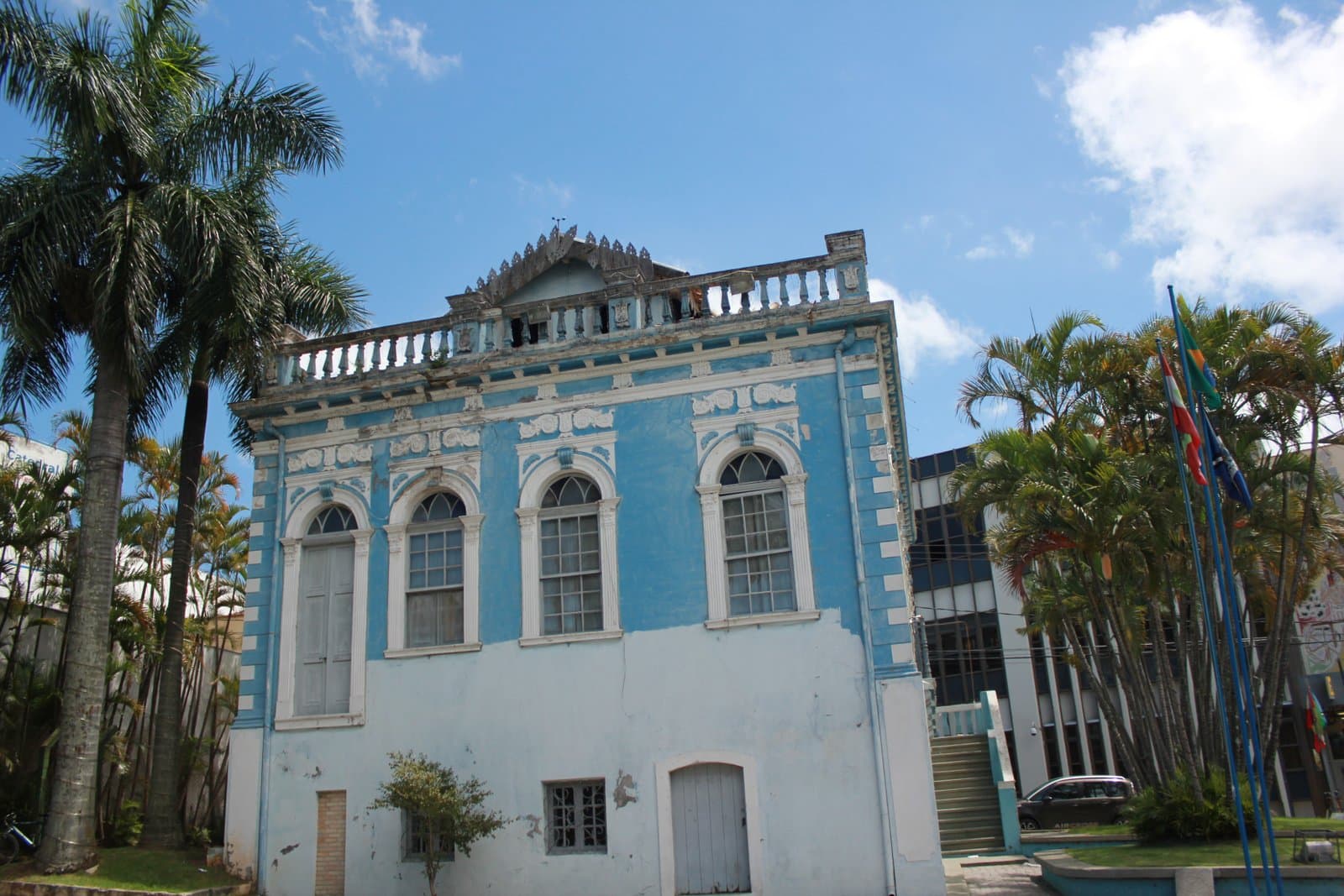 Café parisiense na Casa da Cidade pode ser o começo do sonho de um shopping a céu aberto em Tubarão