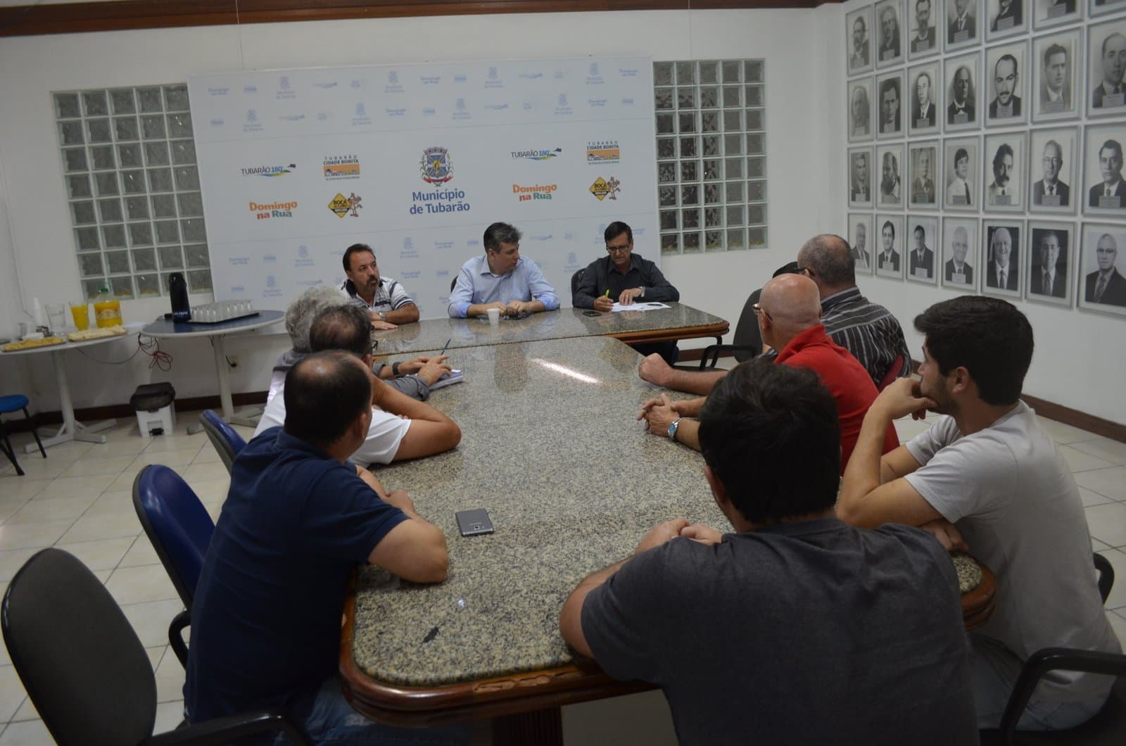 Tentando barrar o Uber, Sindicato dos Taxistas reúne-se com a prefeitura