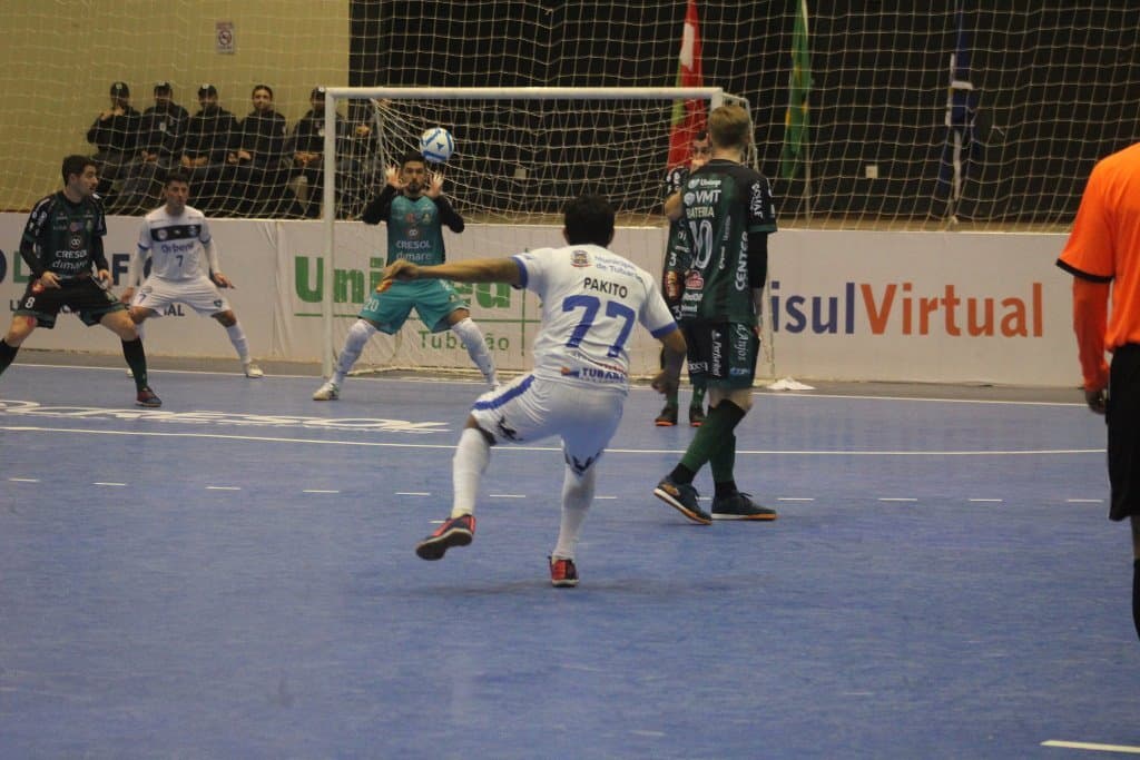 LIGA FUTSAL: Tubarão goleia Marreco e sobe na classificação
