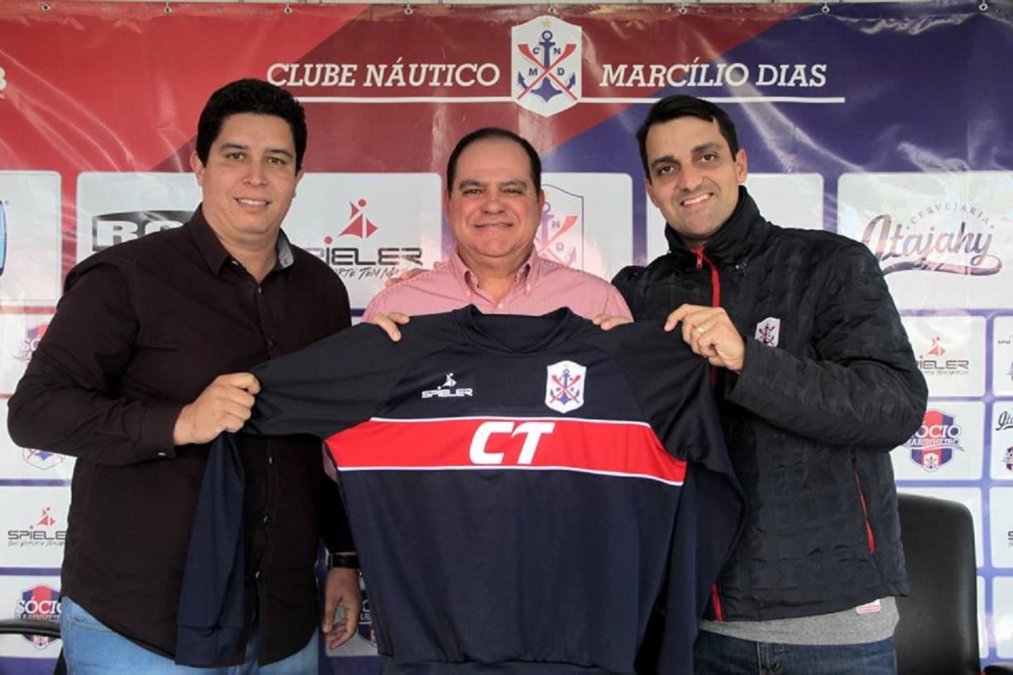 Na estreia da Copa SC, Tubarão encara seu ex-treinador, agora no Marcílio Dias