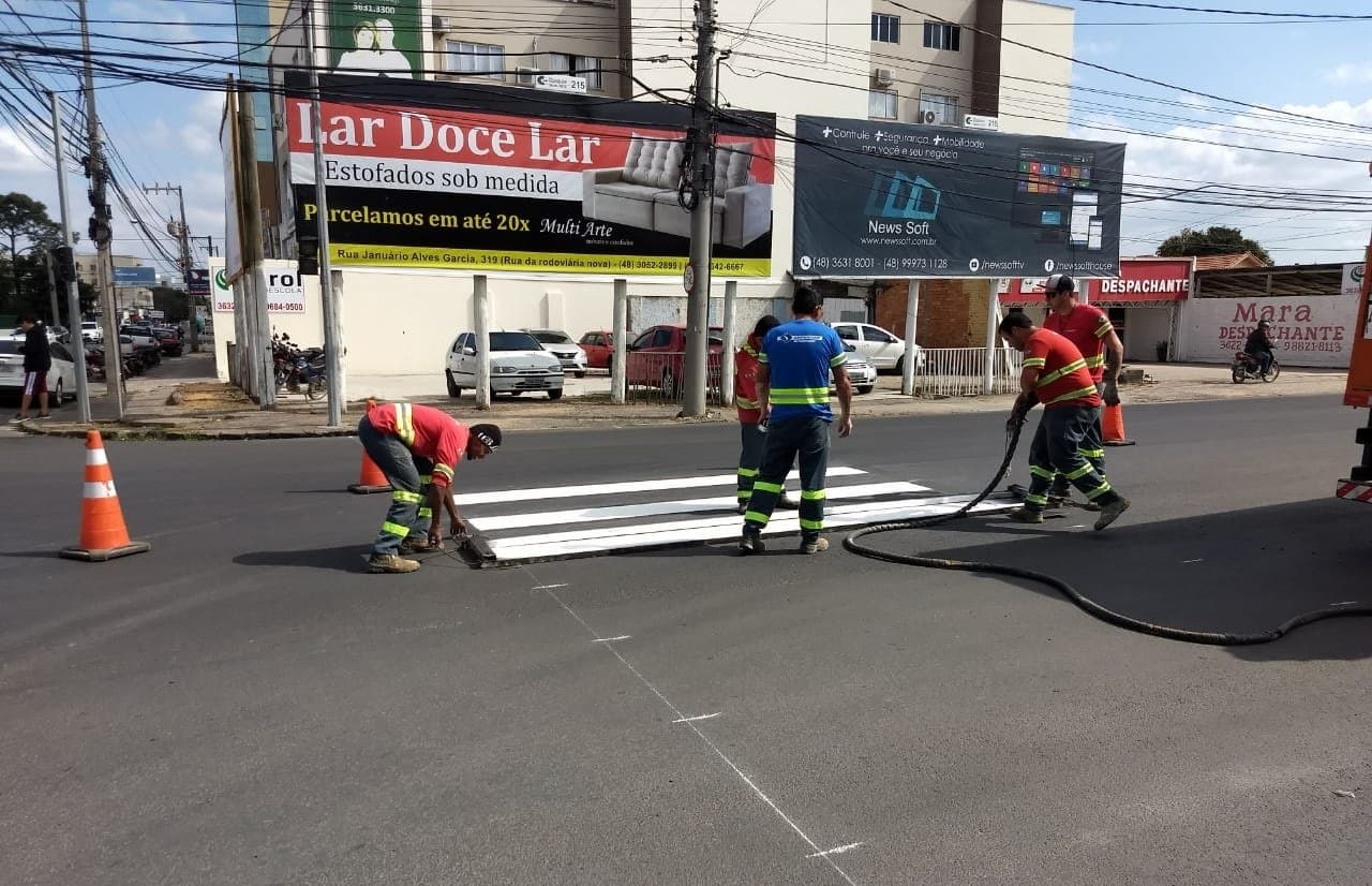 Avenida Patrício Lima começa a receber sinalização