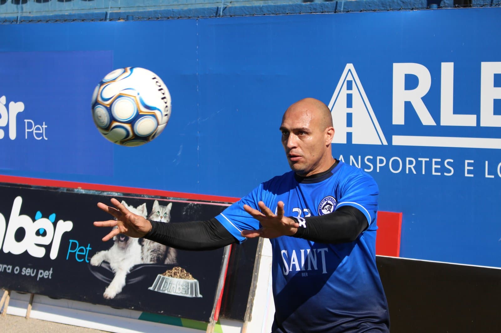 Ex-Corinthians, Edno assina com o Tubarão