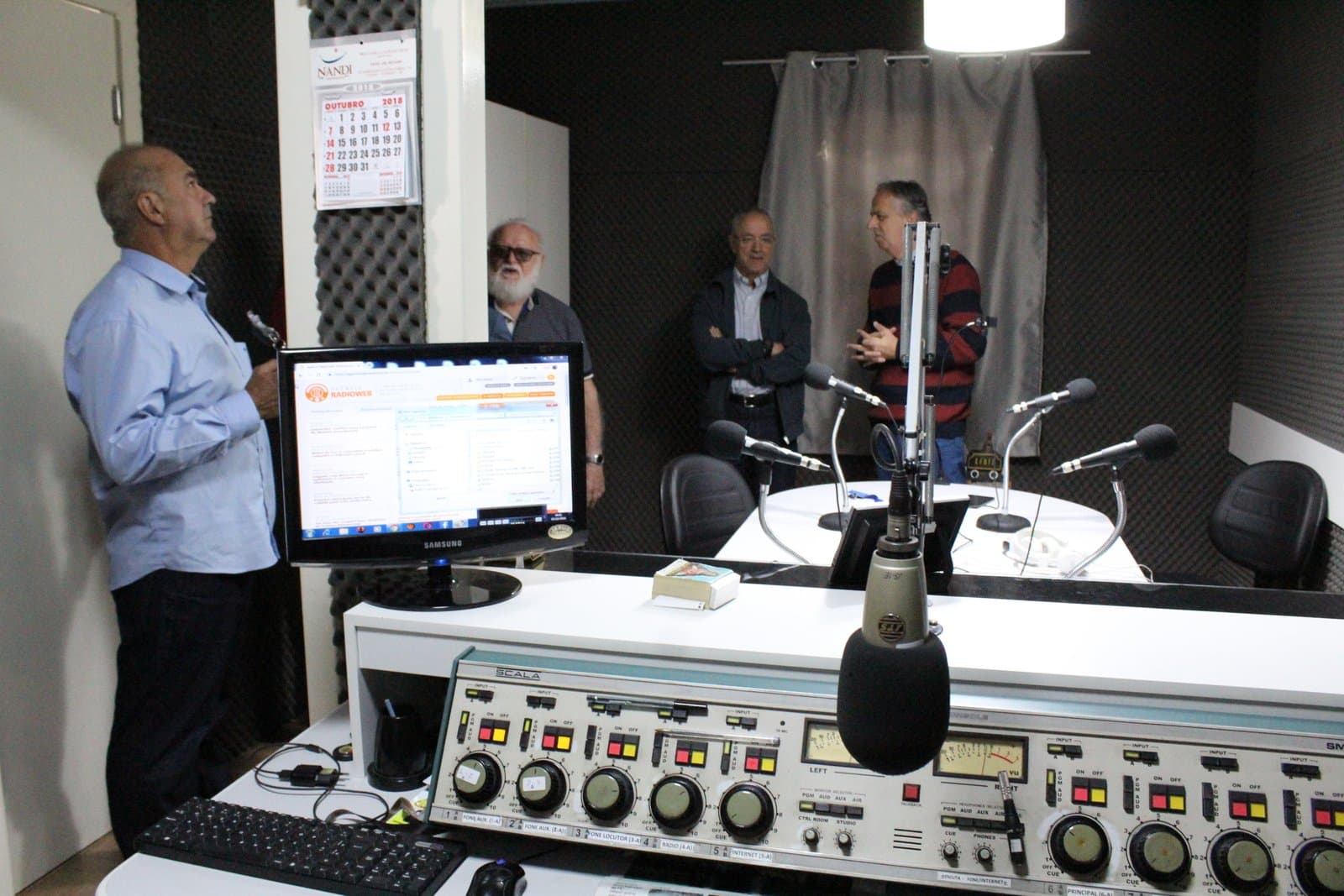 Rádio da Família comemora 17 anos e inaugura novo estúdio