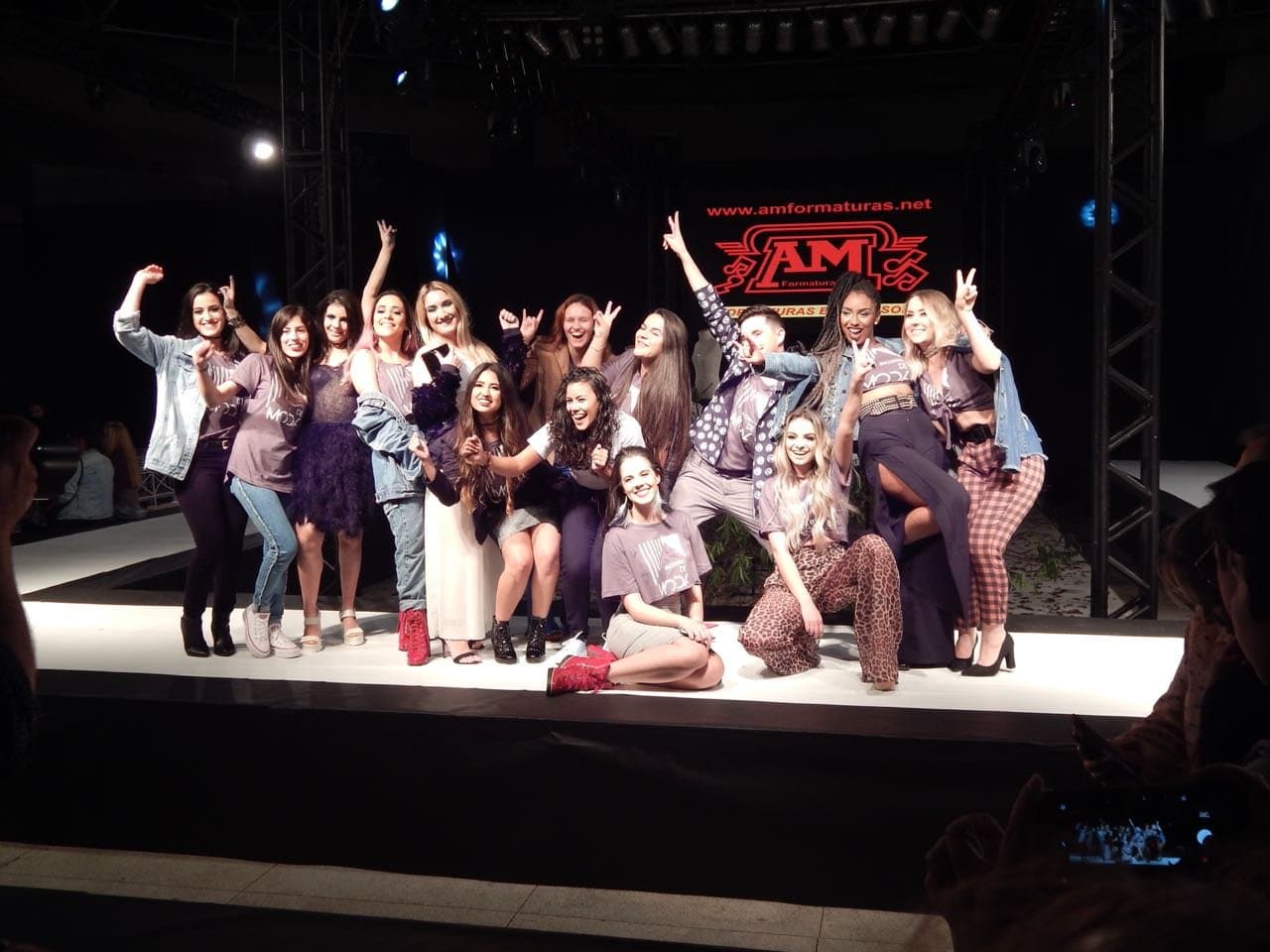 Curso de Moda promove desfile sobre Mulheres Incríveis