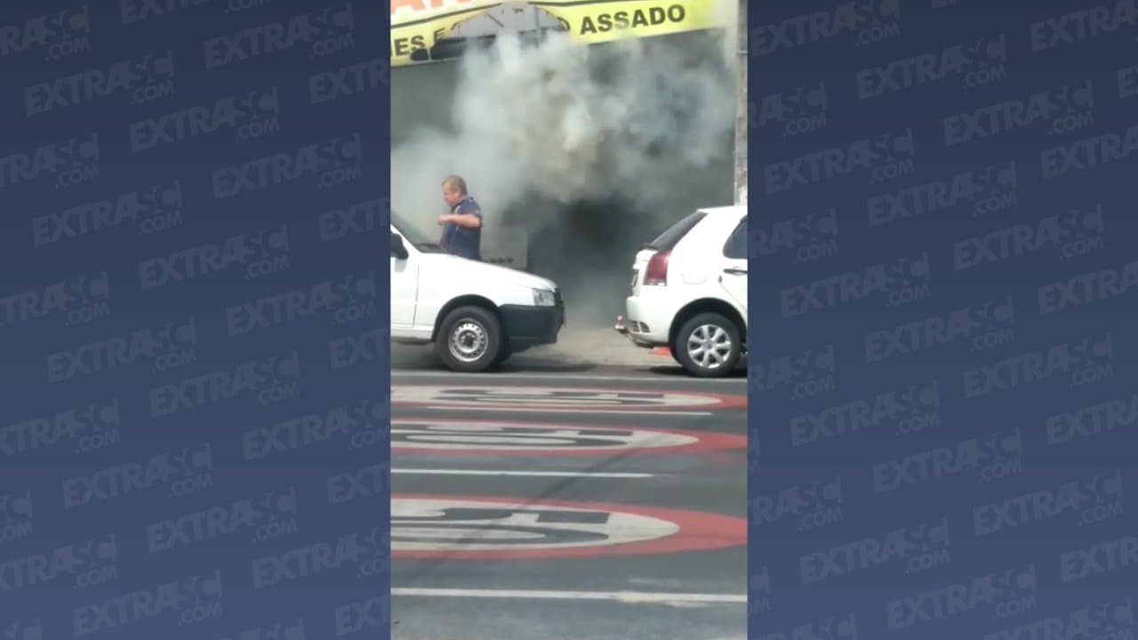 Equipamento do Frangasso pega fogo, na Patrício Lima