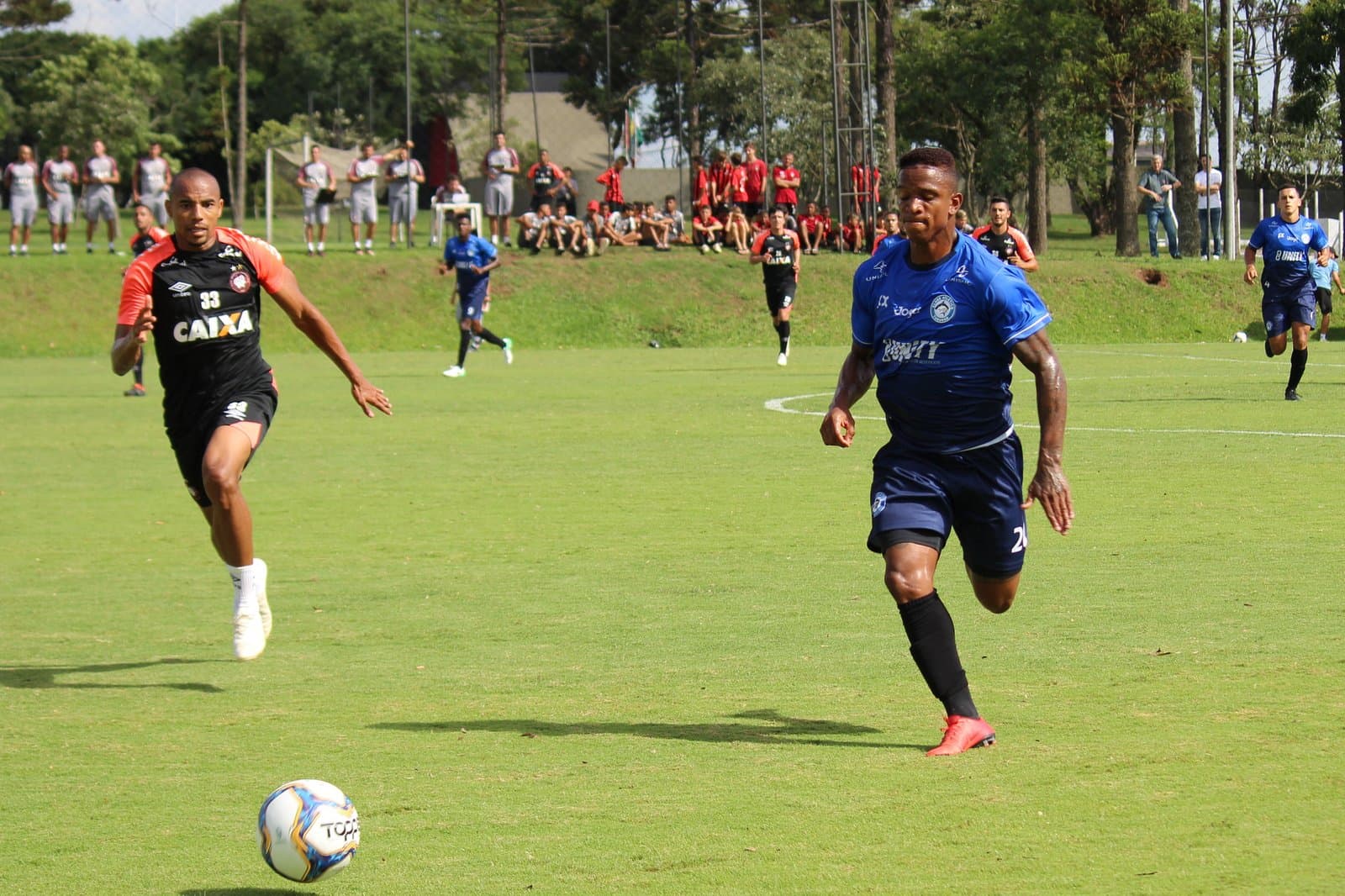 Tubarão empata com o Athletico-PR em teste antes do Catarinense