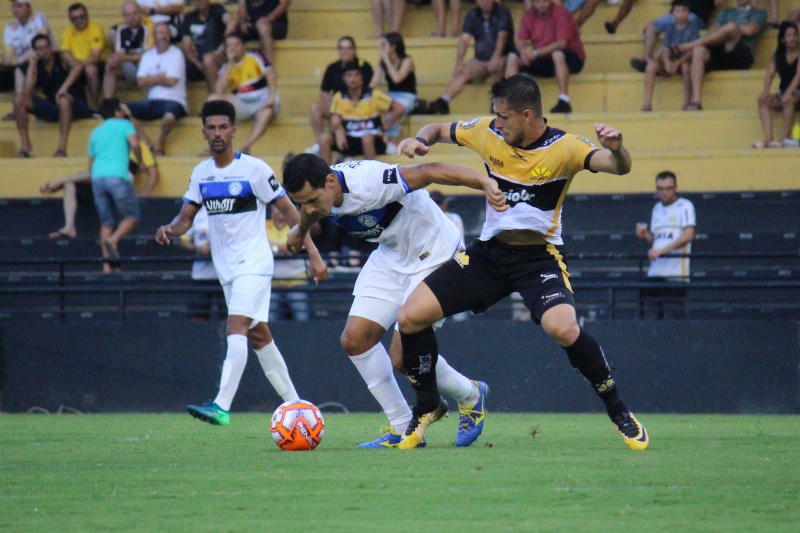 CATARINENSE: Tubarão perde para o Criciúma e segue em último na tabela