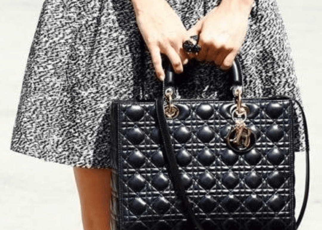 Motociclista rouba bolsas em Tubarão