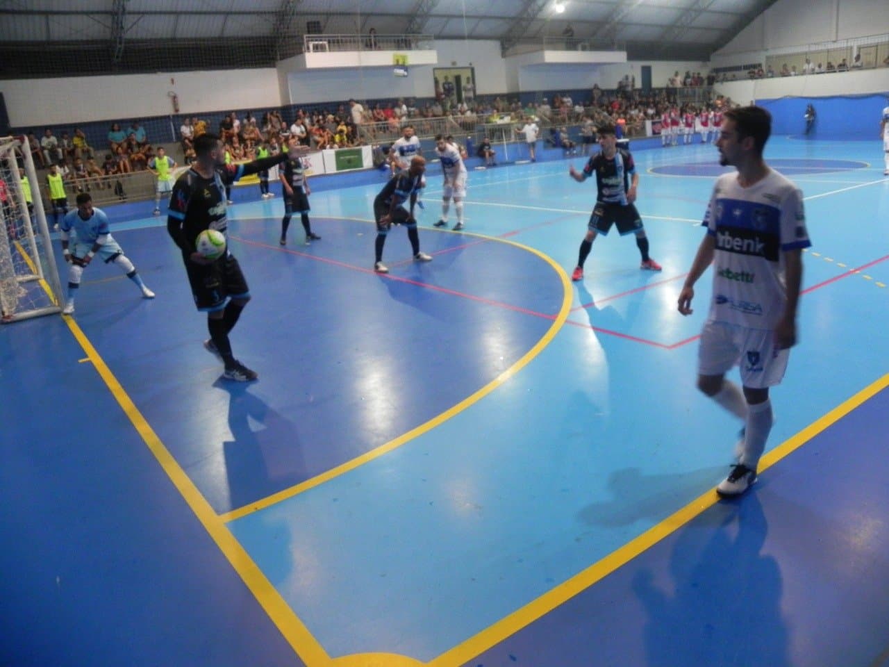 RECOPA: Tubarão Futsal goleia o São Francisco e fica tranquilo para o jogo de volta