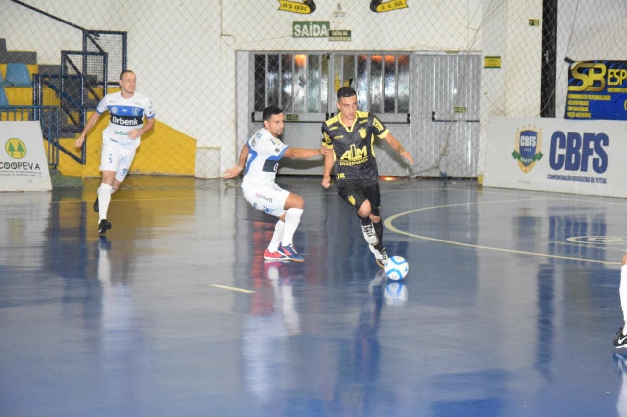 Tubarão Futsal perde amistoso para o Assoeva