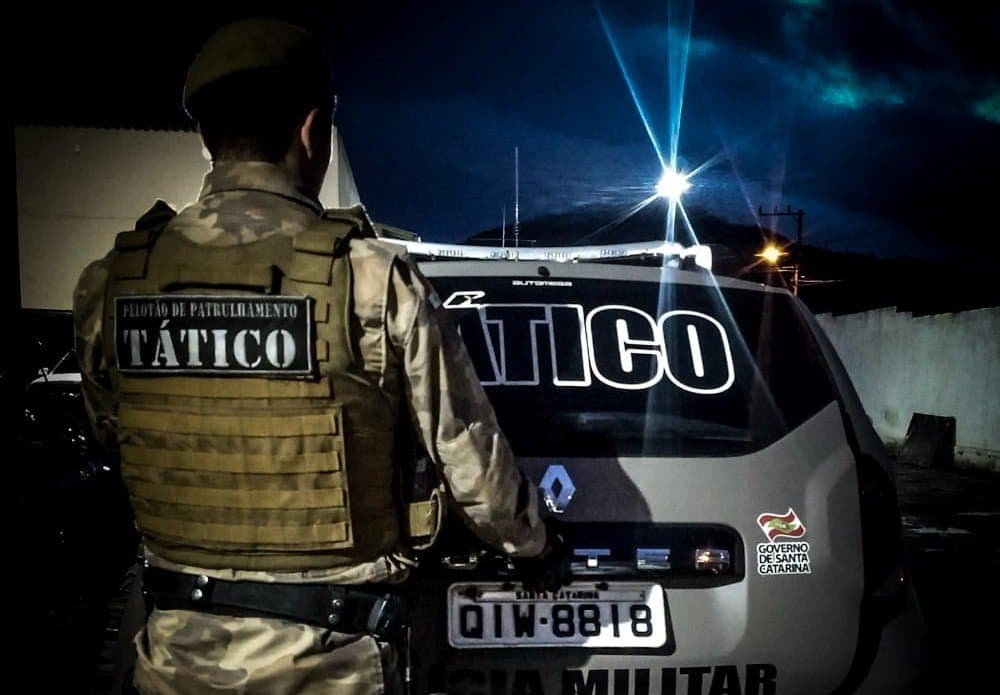 Jovem com 20 passagens pela polícia é preso por tráfico